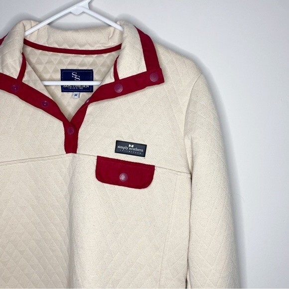 Simply Southern Cream Red Quilted 1/4 Snap Pullover Sweatshirt Size Medium - Picture 4 of 9